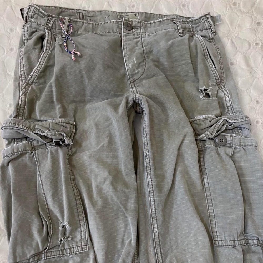 Old American green cargo pants with adjustable waist and ankles - Picture 8 of 8